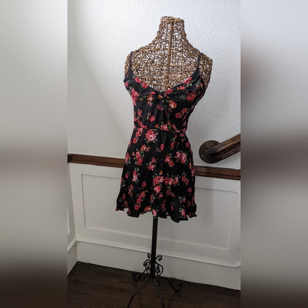 Black & Red Floral Dress w/ Scalloped Hem